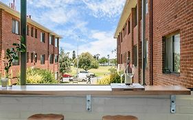 Langley Park 2Br Cbd Character Apt With Free Parking